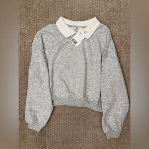 H&M Light Gray Sweatshirt with White Collar
